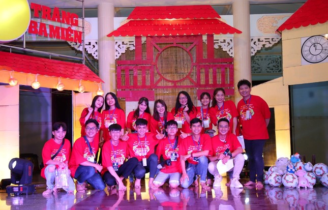 Tổ chức đêm nhạc gây quỹ ủng hộ đồng bào miền Trung ảnh 1
