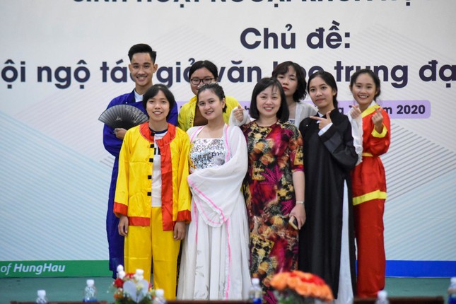 Đưa nhân vật văn học gần gũi hơn với sinh viên ảnh 8