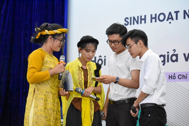Đưa nhân vật văn học gần gũi hơn với sinh viên ảnh 1