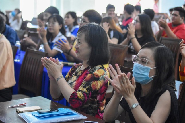 Đưa nhân vật văn học gần gũi hơn với sinh viên ảnh 7