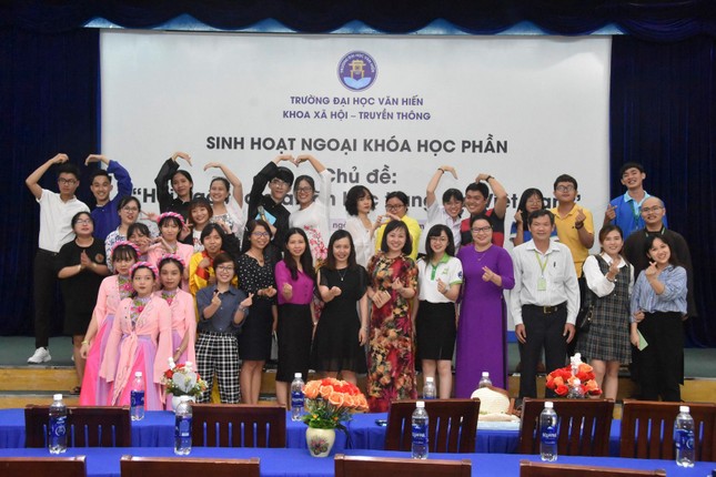 Đưa nhân vật văn học gần gũi hơn với sinh viên ảnh 2