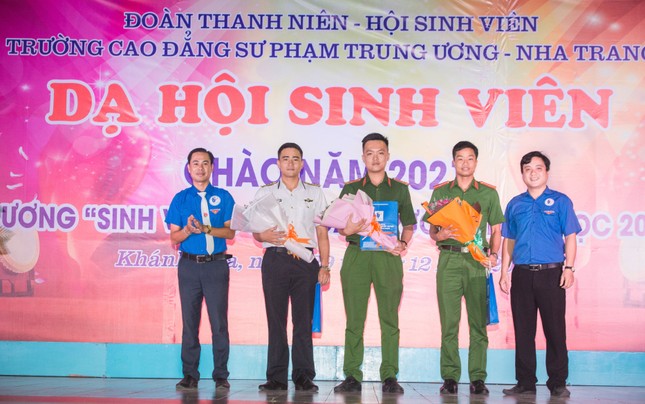 Đoàn trường CĐSP Trung ương Nha Trang tổ chức “Dạ hội chào năm 2021” ảnh 5