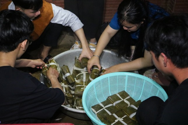 Mang Xuân đến miền xa ảnh 1