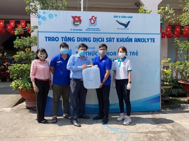 Tặng miễn phí dung dịch sát khuẩn Anolyte cho trường học ảnh 1