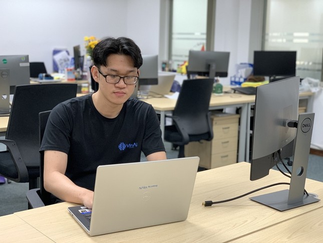 Thủ khoa tốt nghiệp trường ĐH KHTN: "Cú rẽ" bất ngờ vì COVID-19 ảnh 1