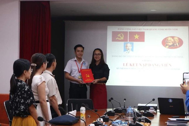 “Nam thần” Chủ tịch Hội với cú đúp giải thưởng danh giá ảnh 4