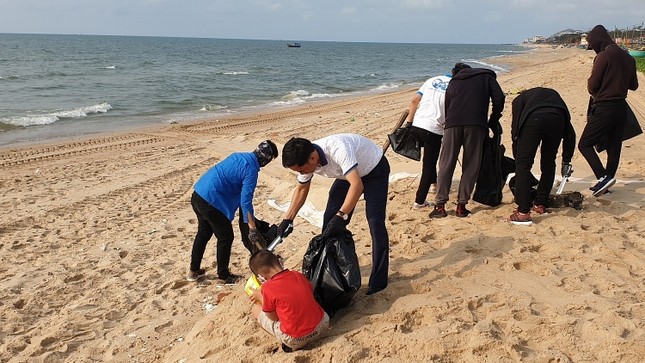 “Ngày Chủ Nhật Xanh” để làm sạch biển ảnh 6