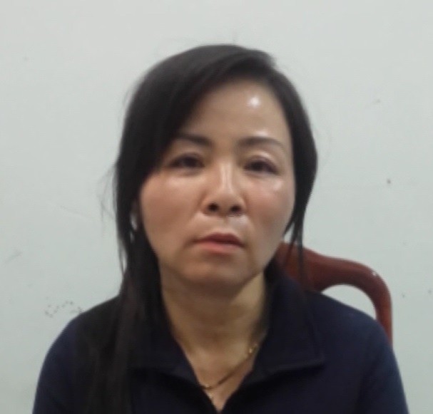 Bắt quả tang 2 cô gái bán dâm trong quán nước ảnh 1