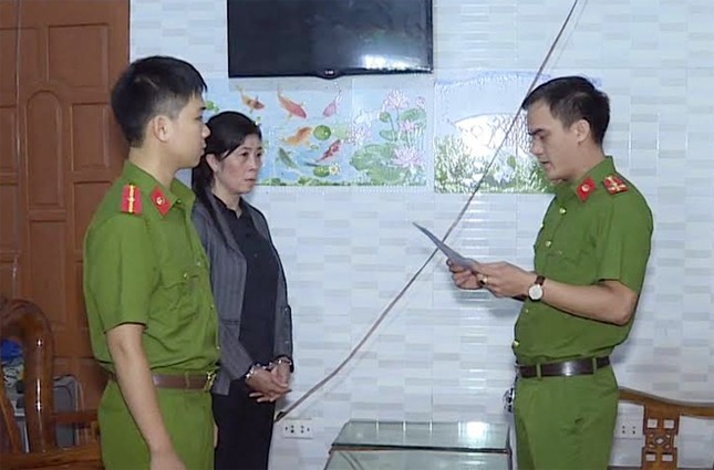 Bắt quả tang 4 cô gái đang bán dâm trong phòng trọ ảnh 1