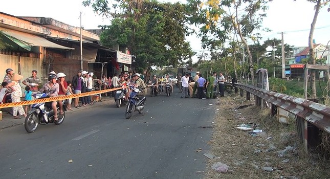 Nam thanh niên tử vong cạnh xe máy với vết cắt ở cổ ảnh 1