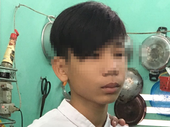 'Thượng đế' 15 tuổi cứa cổ tài xế để cướp xe ảnh 1