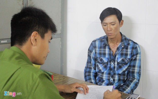 Bị truy đuổi tên trộm rút hung khí đâm một cảnh sát bị thương ảnh 1