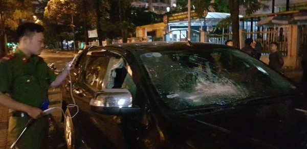 Vợ tài xế 'xe điên' kéo lê người đề nghị điều tra việc chồng bị đánh ảnh 1