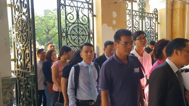 Tại tòa, Vũ 'nhôm' khai có hai quốc tịch ảnh 1