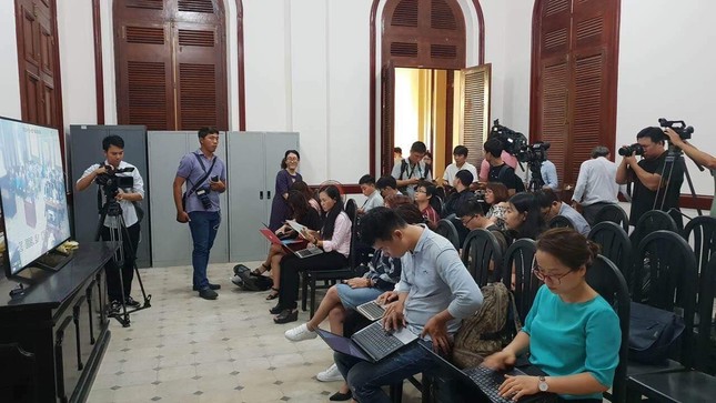 Tại tòa, Vũ 'nhôm' khai có hai quốc tịch ảnh 2