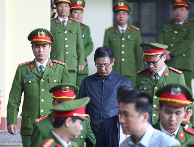 Vụ đánh bạc nghìn tỷ: 'Cần cách ly các bị cáo Vĩnh, Hóa khỏi xã hội' ảnh 5