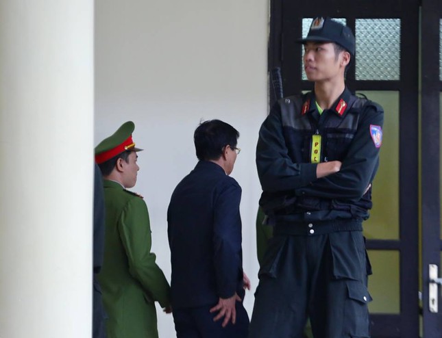 Vụ đánh bạc nghìn tỷ: 'Cần cách ly các bị cáo Vĩnh, Hóa khỏi xã hội' ảnh 13