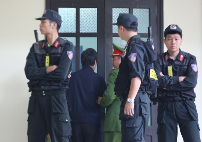 Vụ đánh bạc nghìn tỷ: 'Cần cách ly các bị cáo Vĩnh, Hóa khỏi xã hội' ảnh 19