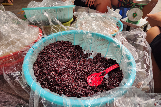 Bên trong 'thủ phủ' cơm rượu ngày Tết Đoan Ngọ ở Hà Nội ảnh 4
