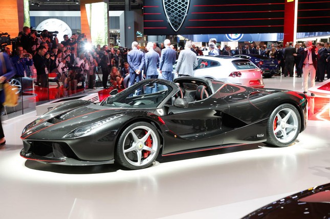 Ferrari triệu hồi hàng loạt siêu xe có nguy cơ tự bốc cháy ảnh 1