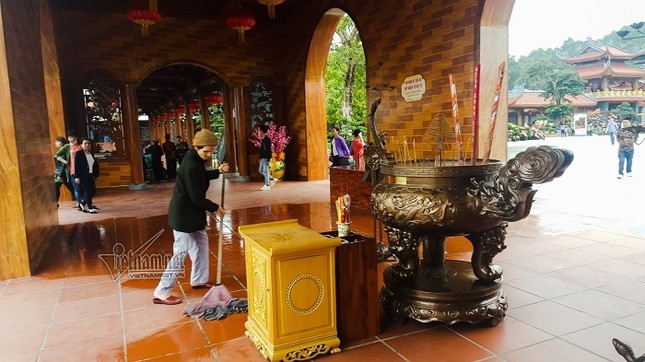 Chùa Ba Vàng đột ngột ngừng 'gọi vong, cúng oan gia trái chủ'? ảnh 2