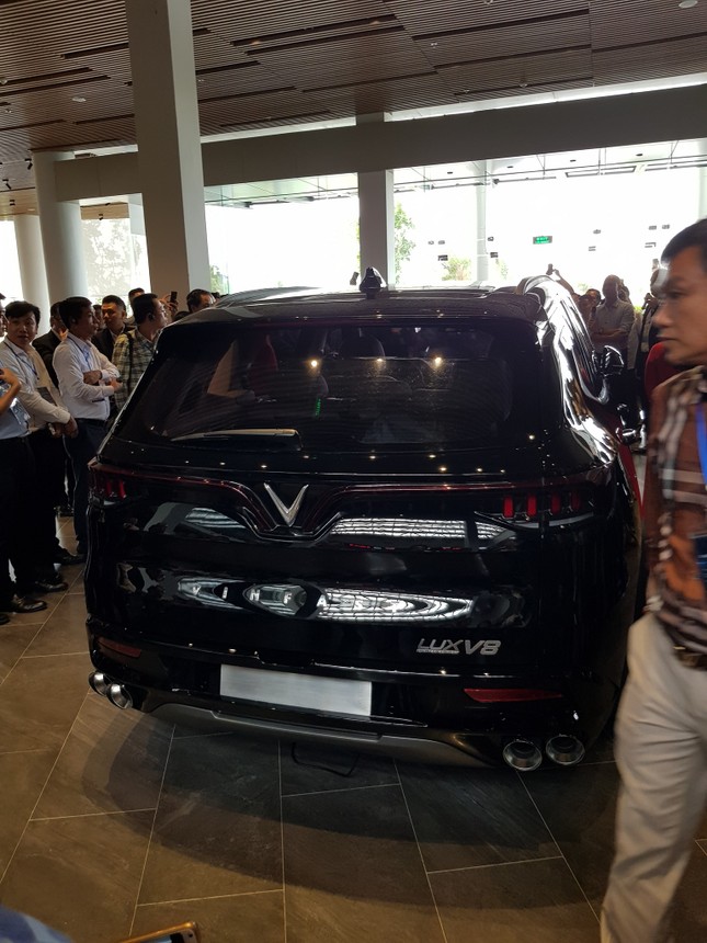 SUV đặc biệt VinFast Lux V8 xuất hiện tại Việt Nam ảnh 4