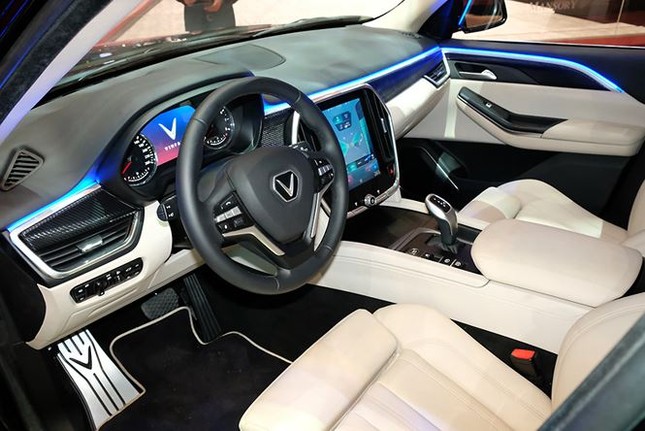 SUV đặc biệt VinFast Lux V8 xuất hiện tại Việt Nam ảnh 5