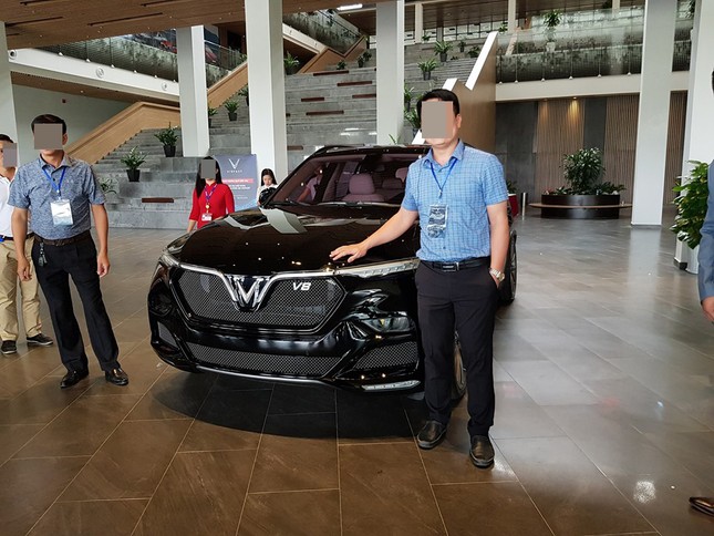 SUV đặc biệt VinFast Lux V8 xuất hiện tại Việt Nam ảnh 1