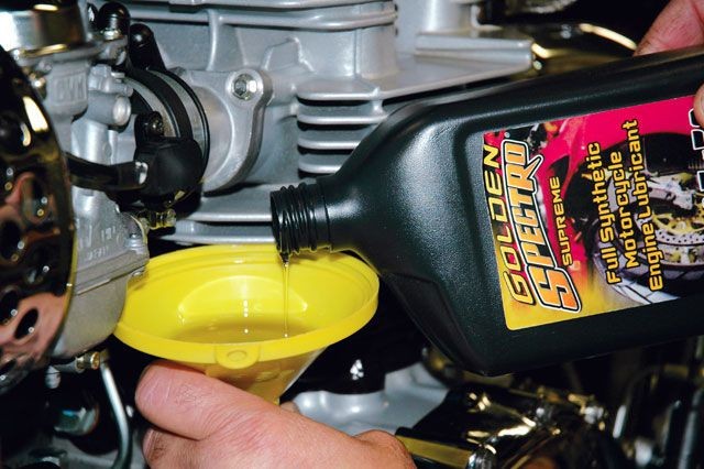 Xe máy cần được bảo vệ trong thời tiết nắng nóng ra sao? ảnh 1