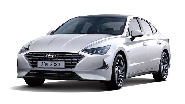 Hyundai Sonata Hybrid có thể tự sạc tới 60% pin mỗi ngày ảnh 1