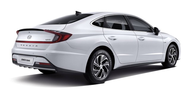 Hyundai Sonata Hybrid có thể tự sạc tới 60% pin mỗi ngày ảnh 2