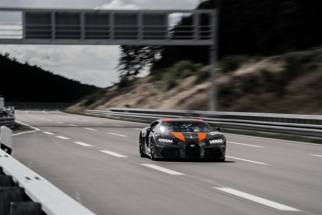 Bugatti Chiron thiết lập kỷ lục tốc độ mới ảnh 2