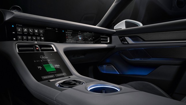 Xe điện đầu tiên của Porsche chính thức ra mắt toàn cầu ảnh 18