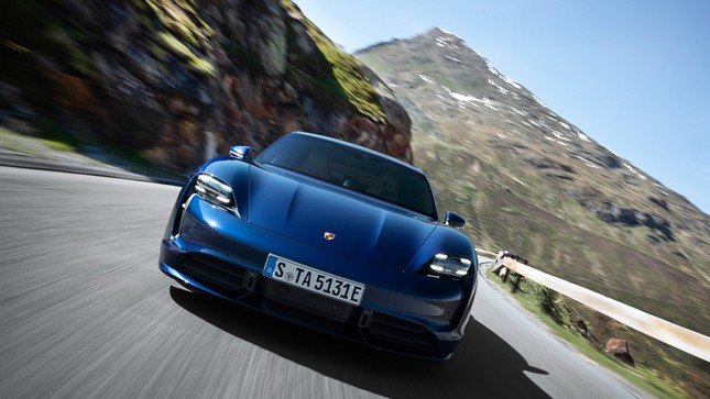 Xe điện đầu tiên của Porsche chính thức ra mắt toàn cầu ảnh 6