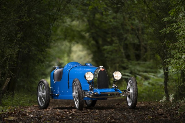 Hãng siêu xe Bugatti tung ra ôtô trẻ em với giá 771 triệu đồng ảnh 1