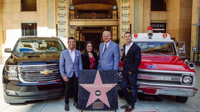 'Đại lộ danh vọng' Hollywood lần đầu tiên có ngôi sao cho một mẫu ôtô ảnh 1