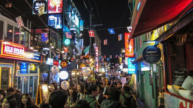 Khu phố Tây ăn chơi bậc nhất Hàn Quốc ở ‘Tầng lớp Itaewon’ ảnh 2