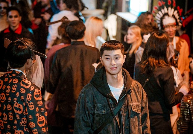 Khu phố Tây ăn chơi bậc nhất Hàn Quốc ở ‘Tầng lớp Itaewon’ ảnh 5