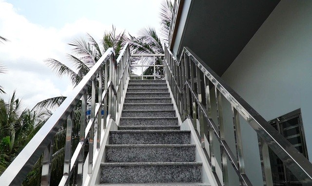 Lạ kỳ: Chi 5 tỷ đồng xây ngôi nhà giống như du thuyền ở miền Tây ảnh 4