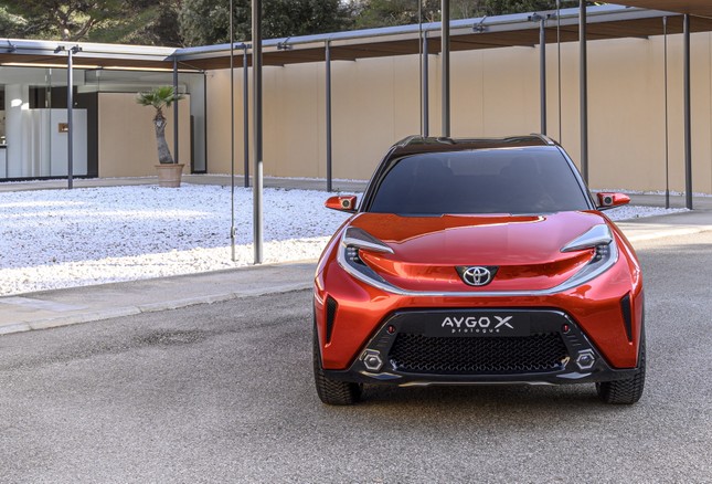 SUV mới của Toyota lộ diện với thiết kế lạ lẫm ảnh 2