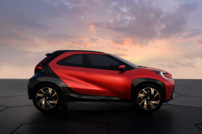 SUV mới của Toyota lộ diện với thiết kế lạ lẫm ảnh 10
