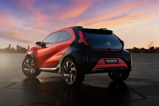 SUV mới của Toyota lộ diện với thiết kế lạ lẫm ảnh 8