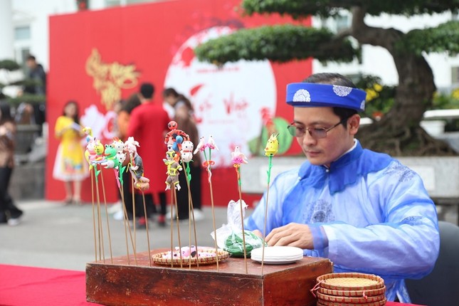 Du học sinh nước ngoài tìm hiểu về Tết cổ truyền Việt Nam ảnh 3