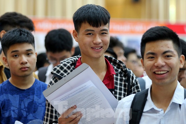 Thủ khoa ‘đạp xe giao trứng vịt’ nhập học trường ĐH Bách khoa Hà Nội ảnh 4