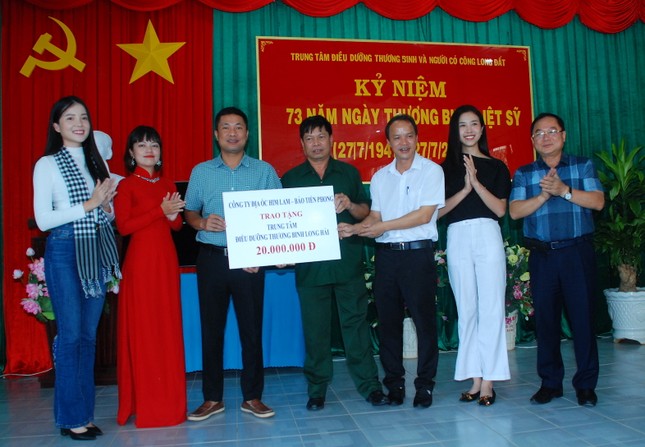 Trao tặng quà cho Trung tâm Điều dưỡng thương binh và Người có công Long Đất ảnh 5