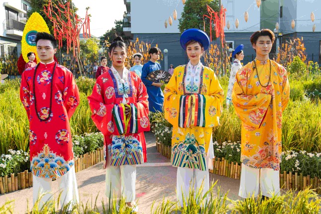 Đan Sắc Fashion Show - Chào Xuân với sự kiện thời trang ấn tượng cùng sinh viên Kiến trúc ảnh 1