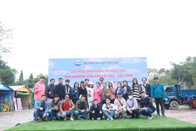 Ấm áp trước ngày cận Tết cổ truyền Việt Nam của lưu học sinh Campuchia tại Trường Đại học Thủy lợi ảnh 5