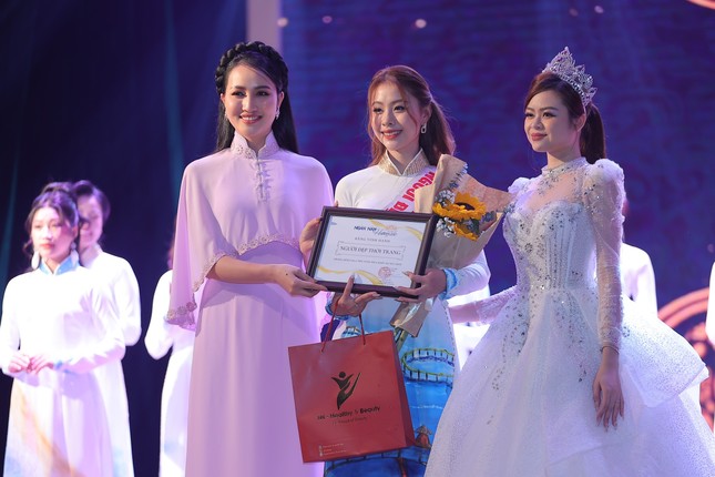 Hé lộ những điều chưa biết về tân Nam vương và Hoa khôi Đại học Thủy lợi 2023 ảnh 3