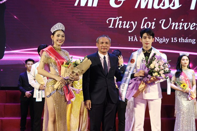Hé lộ những điều chưa biết về tân Nam vương và Hoa khôi Đại học Thủy lợi 2023 ảnh 7