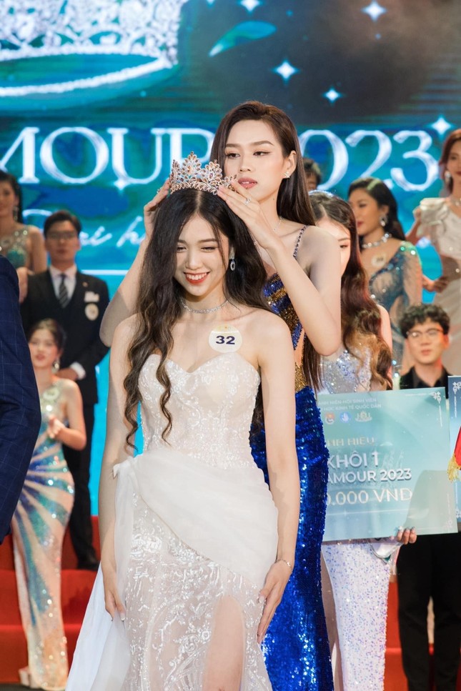 Nữ sinh Lào Cai đăng quang ngôi vị Hoa Khôi cuộc thi Sinh viên thanh lịch - NEU Glamour 2023 ảnh 10